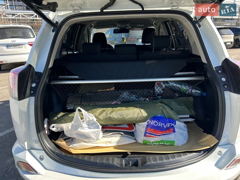 Внедорожник / Кроссовер Toyota RAV4 2016 в Киеве