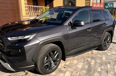 Внедорожник / Кроссовер Toyota RAV4 2023 в Новоархангельске