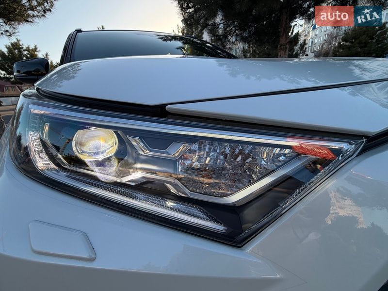 Внедорожник / Кроссовер Toyota RAV4 2018 в Одессе