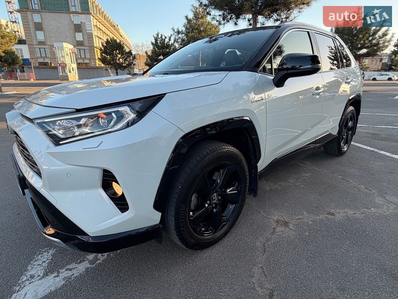 Внедорожник / Кроссовер Toyota RAV4 2018 в Одессе