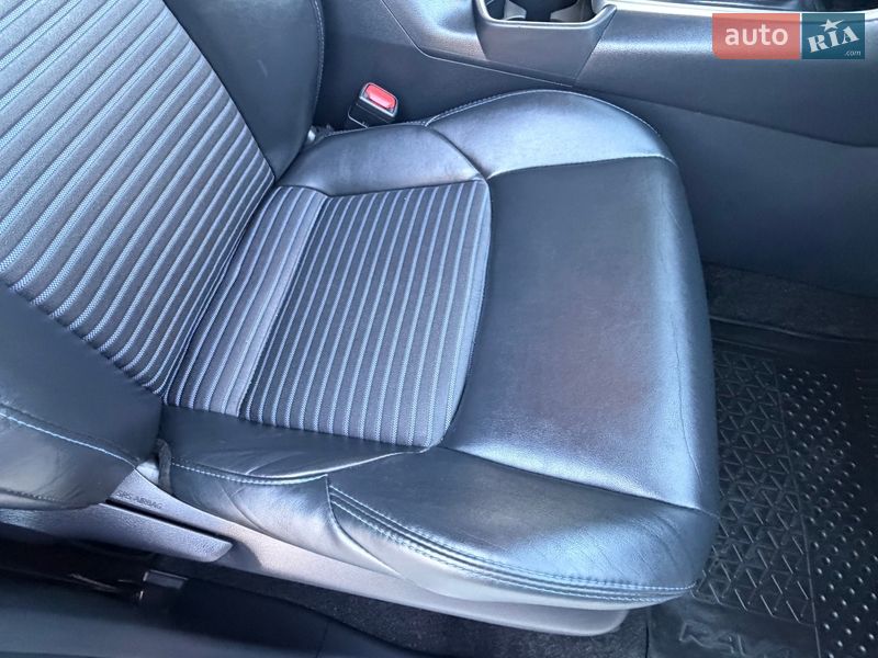 Внедорожник / Кроссовер Toyota RAV4 2018 в Одессе