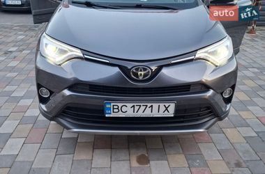 Позашляховик / Кросовер Toyota RAV4 2016 в Львові
