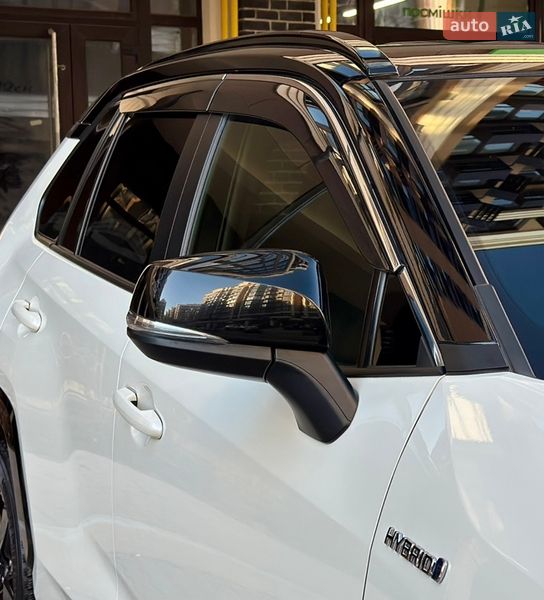 Внедорожник / Кроссовер Toyota RAV4 2020 в Киеве