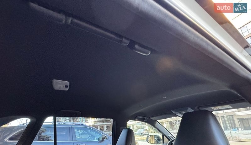 Внедорожник / Кроссовер Toyota RAV4 2020 в Киеве