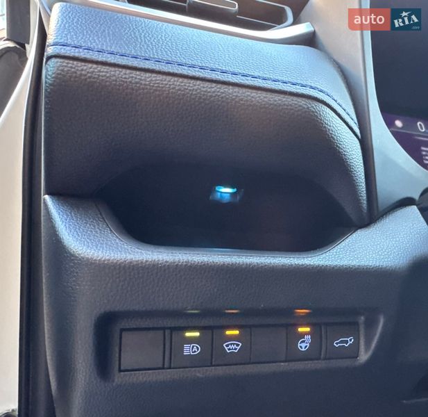 Внедорожник / Кроссовер Toyota RAV4 2020 в Киеве