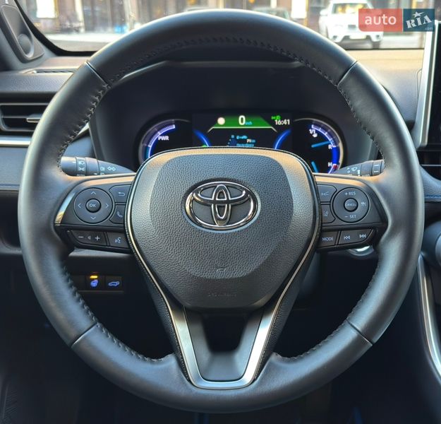 Внедорожник / Кроссовер Toyota RAV4 2020 в Киеве