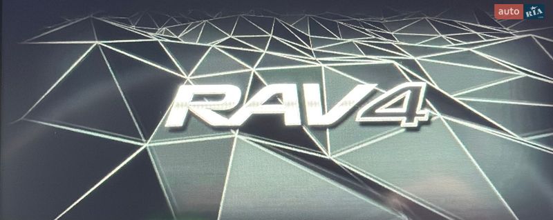 Внедорожник / Кроссовер Toyota RAV4 2020 в Киеве