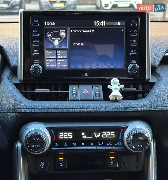 Внедорожник / Кроссовер Toyota RAV4 2020 в Киеве