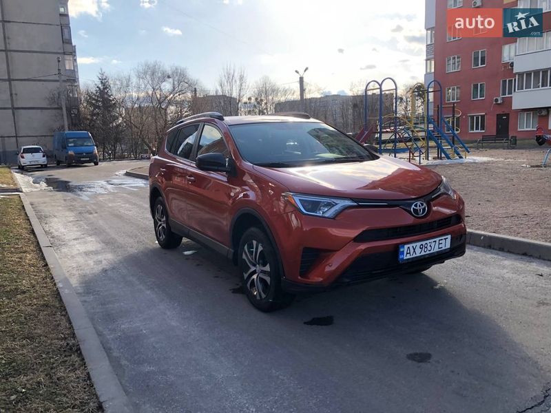 Внедорожник / Кроссовер Toyota RAV4 2016 в Харькове
