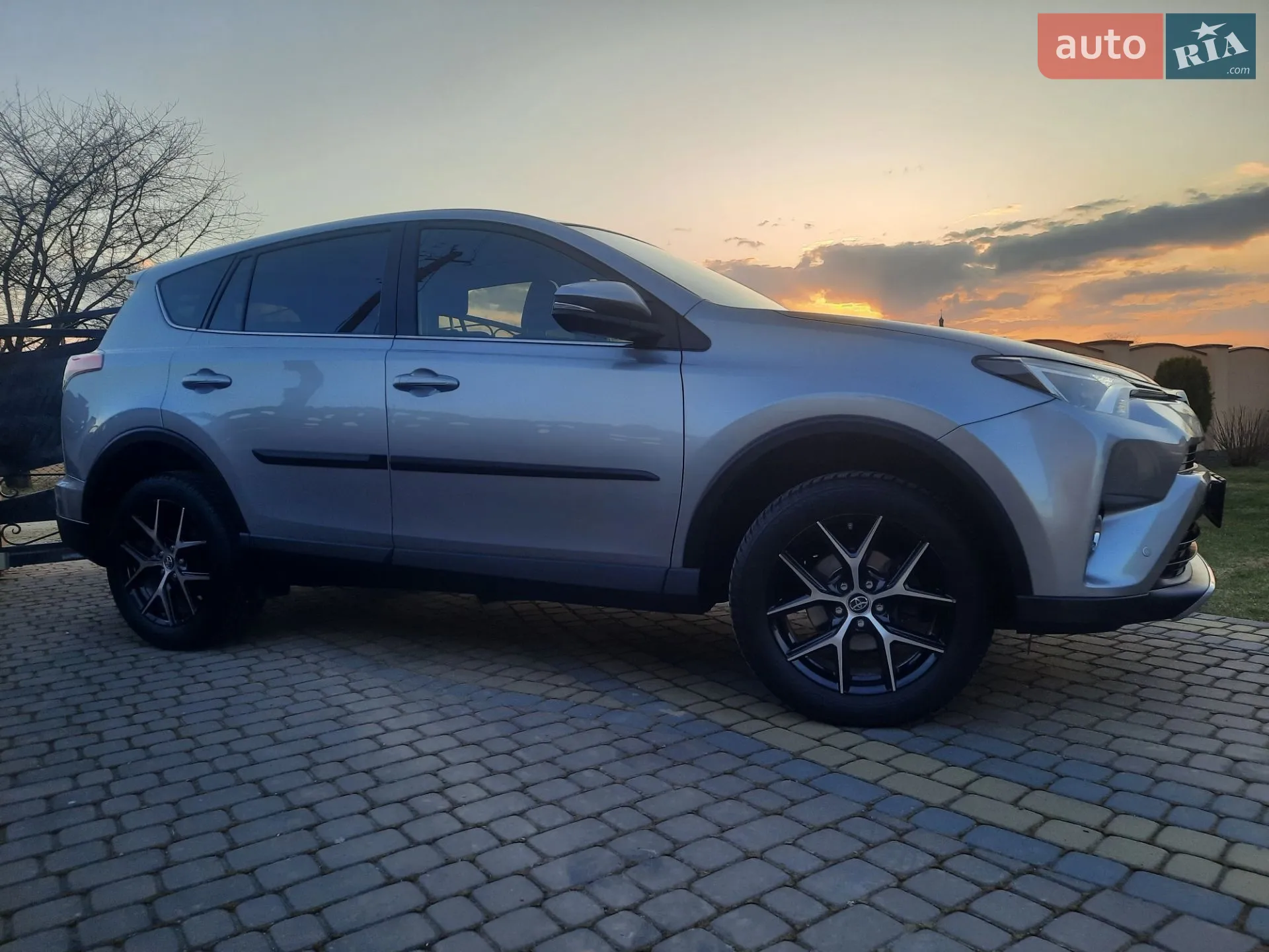 2017 Toyota RAV 4 - мініатюра 12