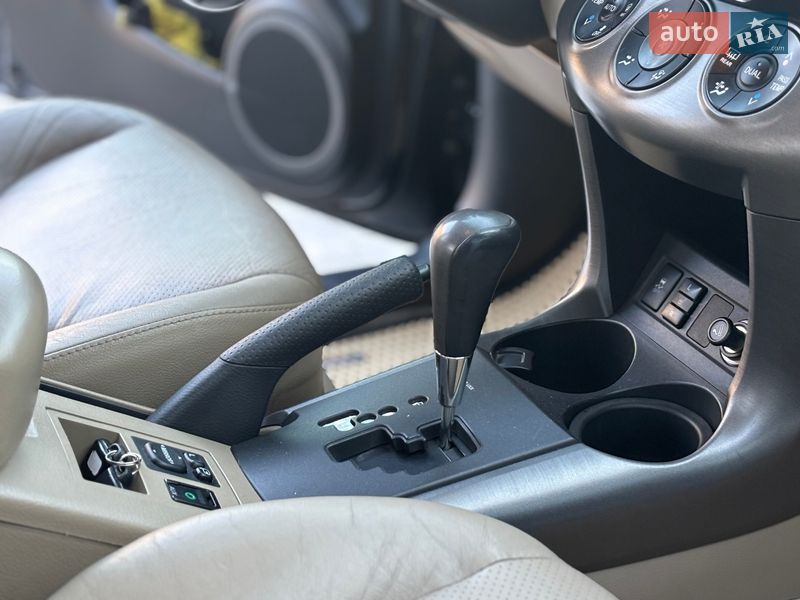 Внедорожник / Кроссовер Toyota RAV4 2011 в Тернополе