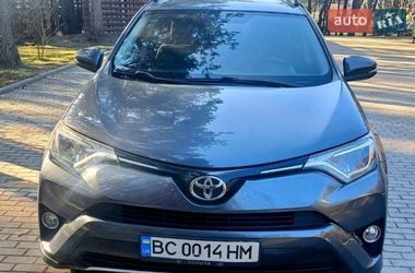 Позашляховик / Кросовер Toyota RAV4 2015 в Львові