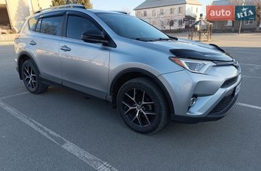 Внедорожник / Кроссовер Toyota RAV4 2016 в Малине