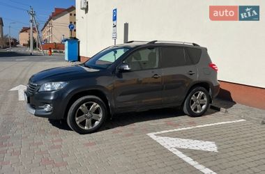 Позашляховик / Кросовер Toyota RAV4 2010 в Львові