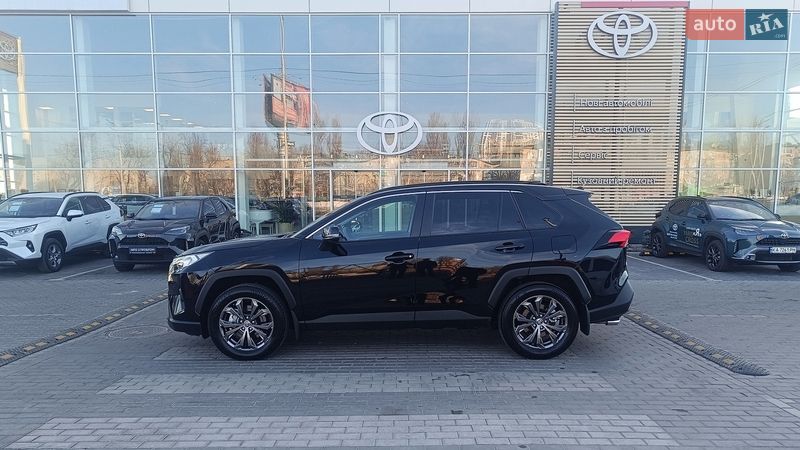 Внедорожник / Кроссовер Toyota RAV4 2024 в Киеве
