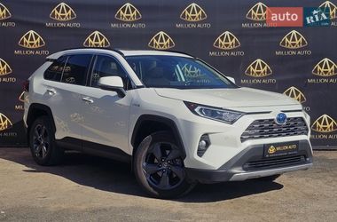 Позашляховик / Кросовер Toyota RAV4 2020 в Києві