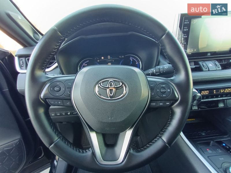 Позашляховик / Кросовер Toyota RAV4 2020 в Рівному