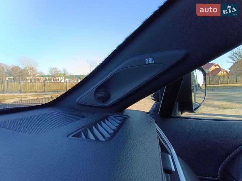 Позашляховик / Кросовер Toyota RAV4 2020 в Рівному