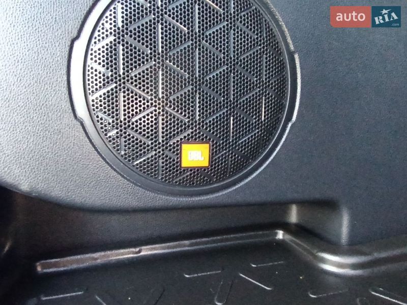 Позашляховик / Кросовер Toyota RAV4 2020 в Рівному