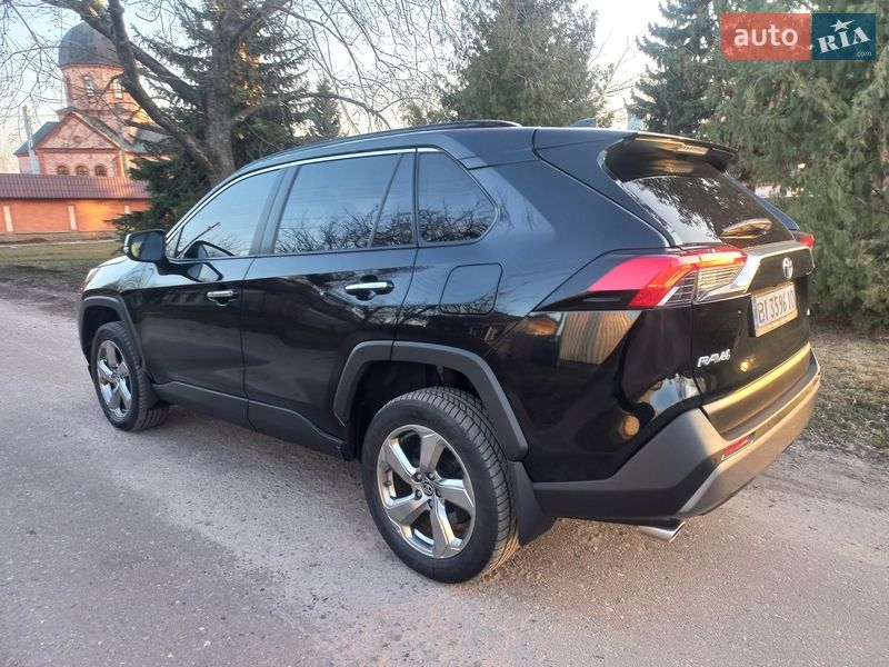 Внедорожник / Кроссовер Toyota RAV4 2019 в Полтаве