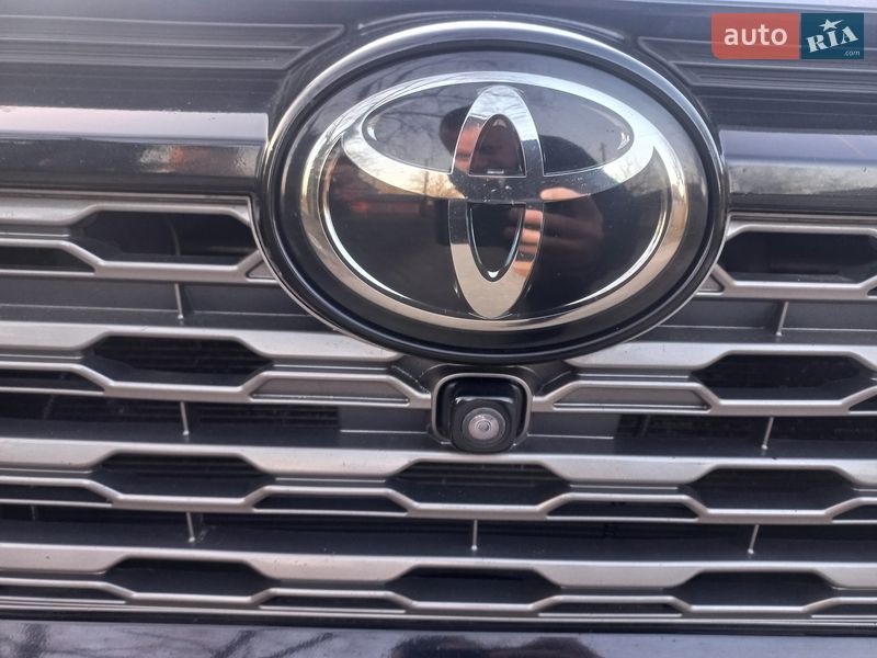 Внедорожник / Кроссовер Toyota RAV4 2019 в Полтаве