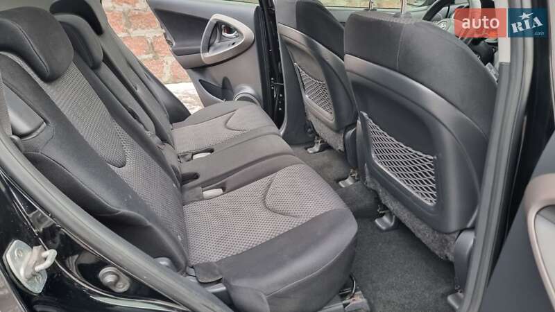 Внедорожник / Кроссовер Toyota RAV4 2006 в Кропивницком