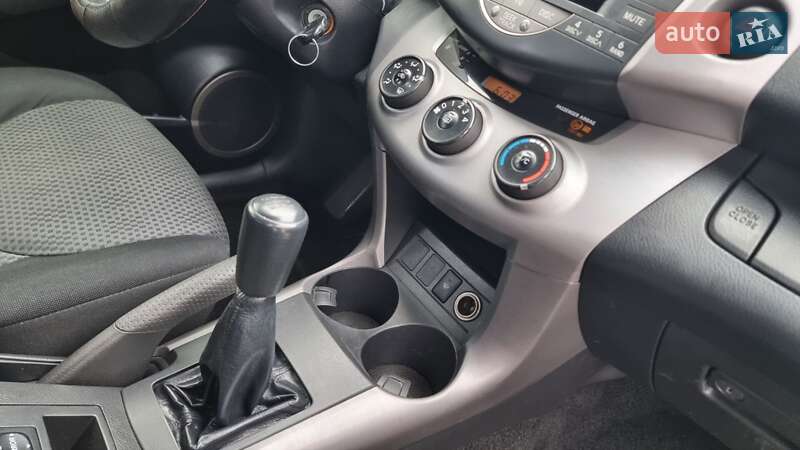 Внедорожник / Кроссовер Toyota RAV4 2006 в Кропивницком