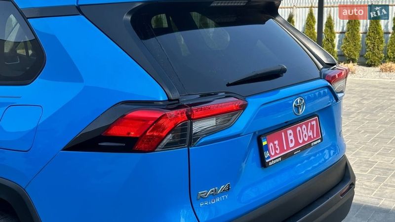 Внедорожник / Кроссовер Toyota RAV4 2019 в Луцке