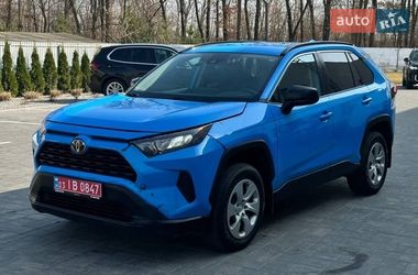 Внедорожник / Кроссовер Toyota RAV4 2019 в Луцке