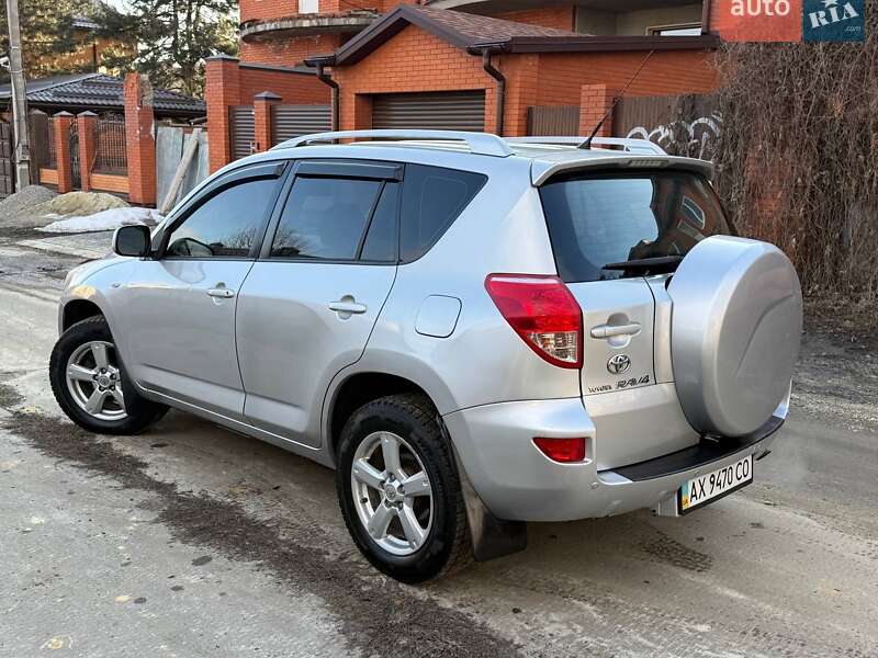 Позашляховик / Кросовер Toyota RAV4 2007 в Харкові