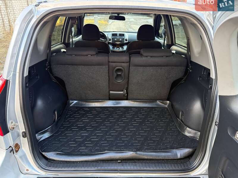 Позашляховик / Кросовер Toyota RAV4 2007 в Харкові