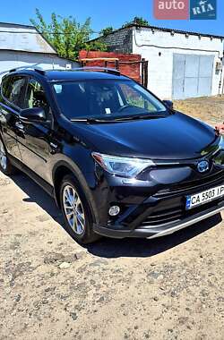 Позашляховик / Кросовер Toyota RAV4 2016 в Черкасах