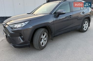 Позашляховик / Кросовер Toyota RAV4 2020 в Львові
