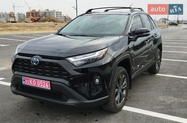 Позашляховик / Кросовер Toyota RAV4 2024 в Рівному