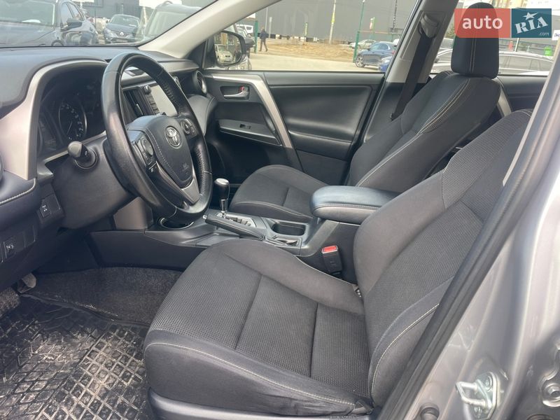 Внедорожник / Кроссовер Toyota RAV4 2017 в Киеве