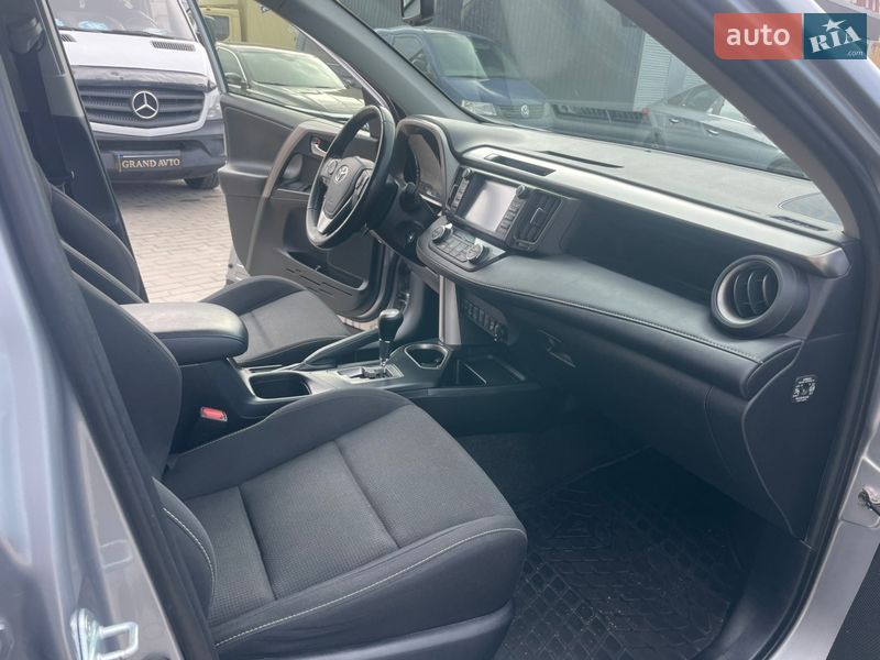 Внедорожник / Кроссовер Toyota RAV4 2017 в Киеве