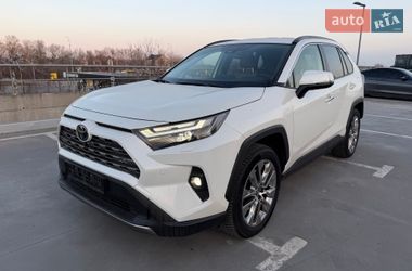 Внедорожник / Кроссовер Toyota RAV4 2022 в Киеве