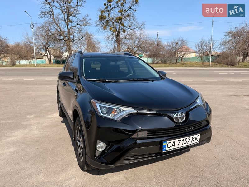 Внедорожник / Кроссовер Toyota RAV4 2016 в Черкассах