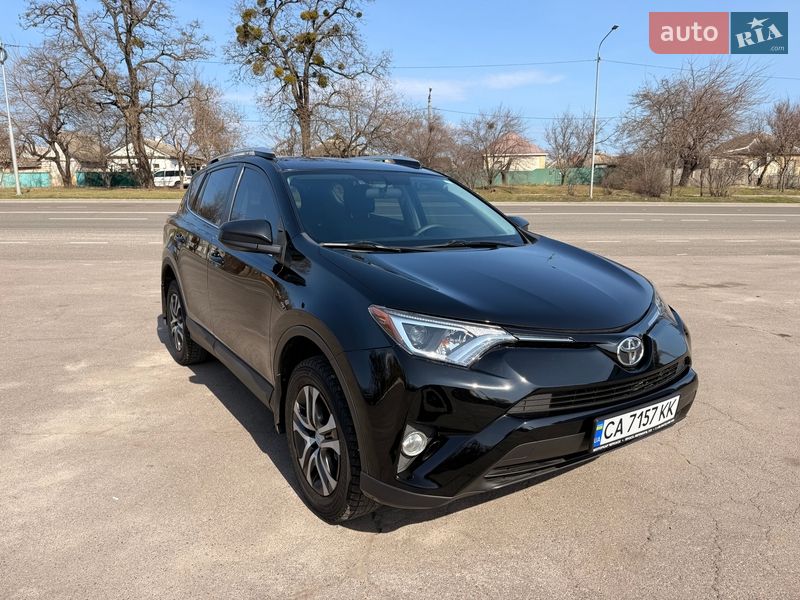Внедорожник / Кроссовер Toyota RAV4 2016 в Черкассах