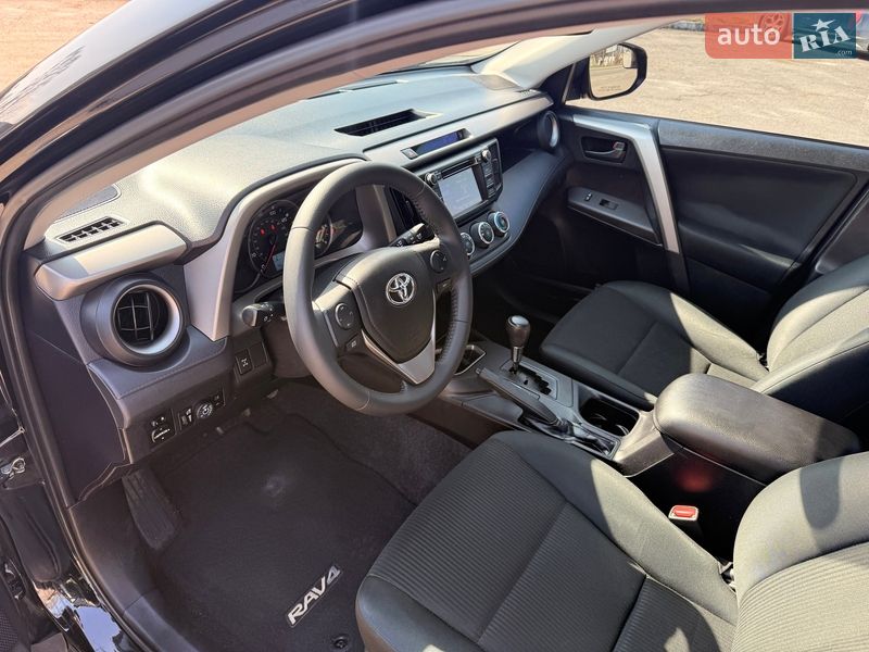 Внедорожник / Кроссовер Toyota RAV4 2016 в Черкассах