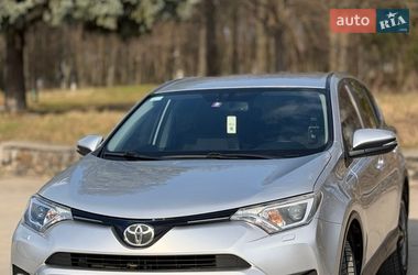 Позашляховик / Кросовер Toyota RAV4 2015 в Тернополі