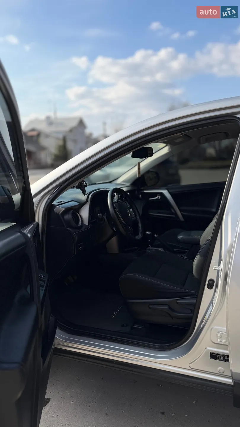 2015 Toyota RAV 4 - мініатюра 9