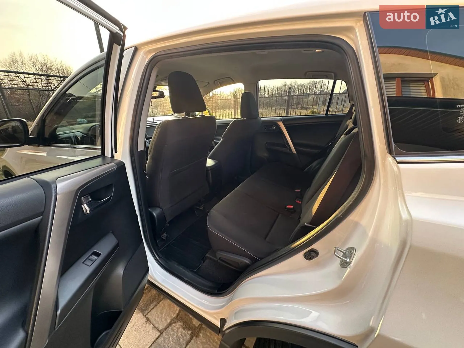 2017 Toyota RAV 4 - мініатюра 7