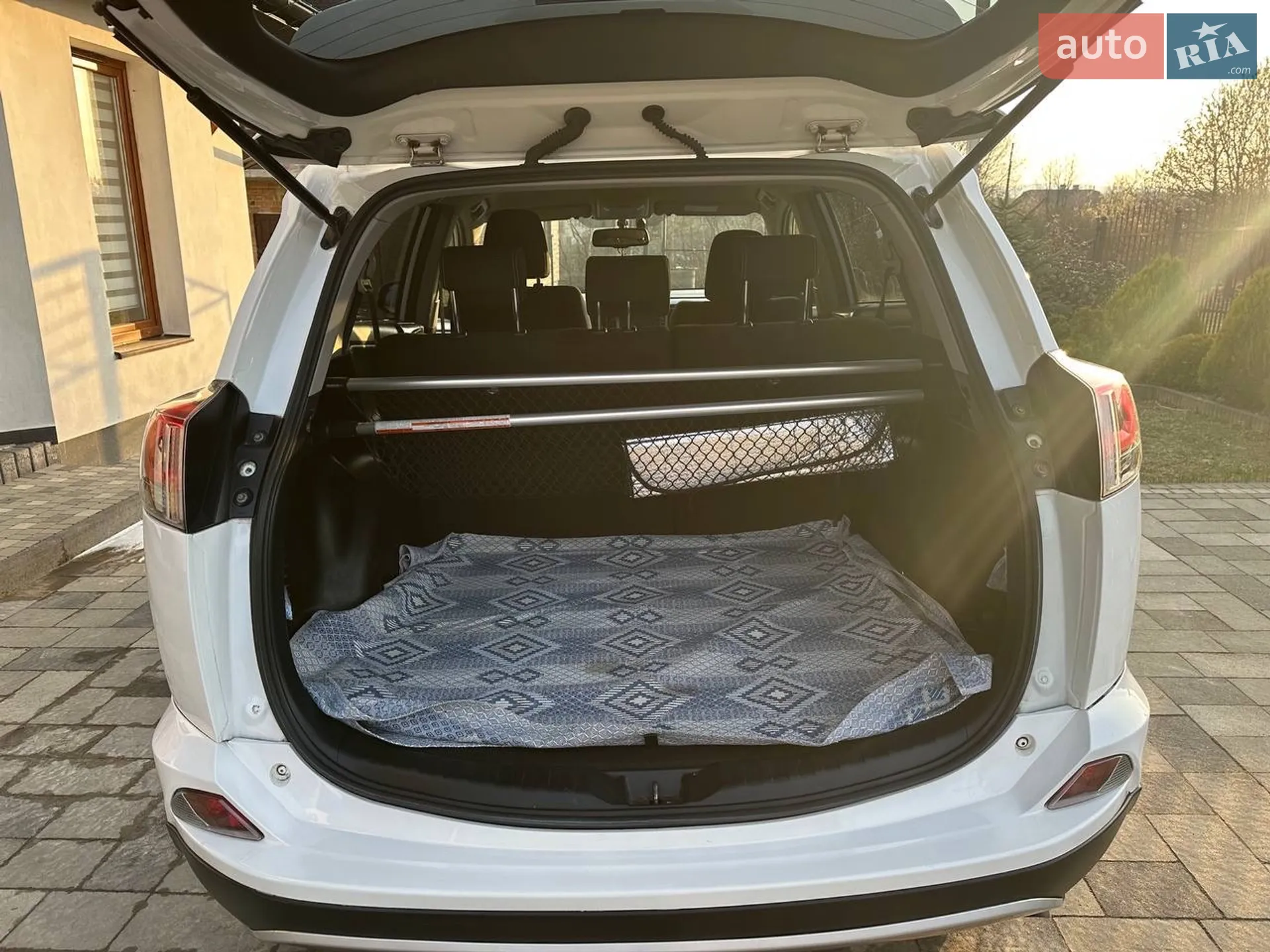 2017 Toyota RAV 4 - мініатюра 6