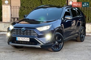 Внедорожник / Кроссовер Toyota RAV4 2018 в Харькове