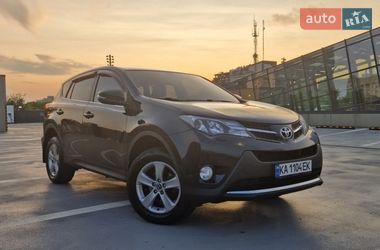 Внедорожник / Кроссовер Toyota RAV4 2015 в Киеве