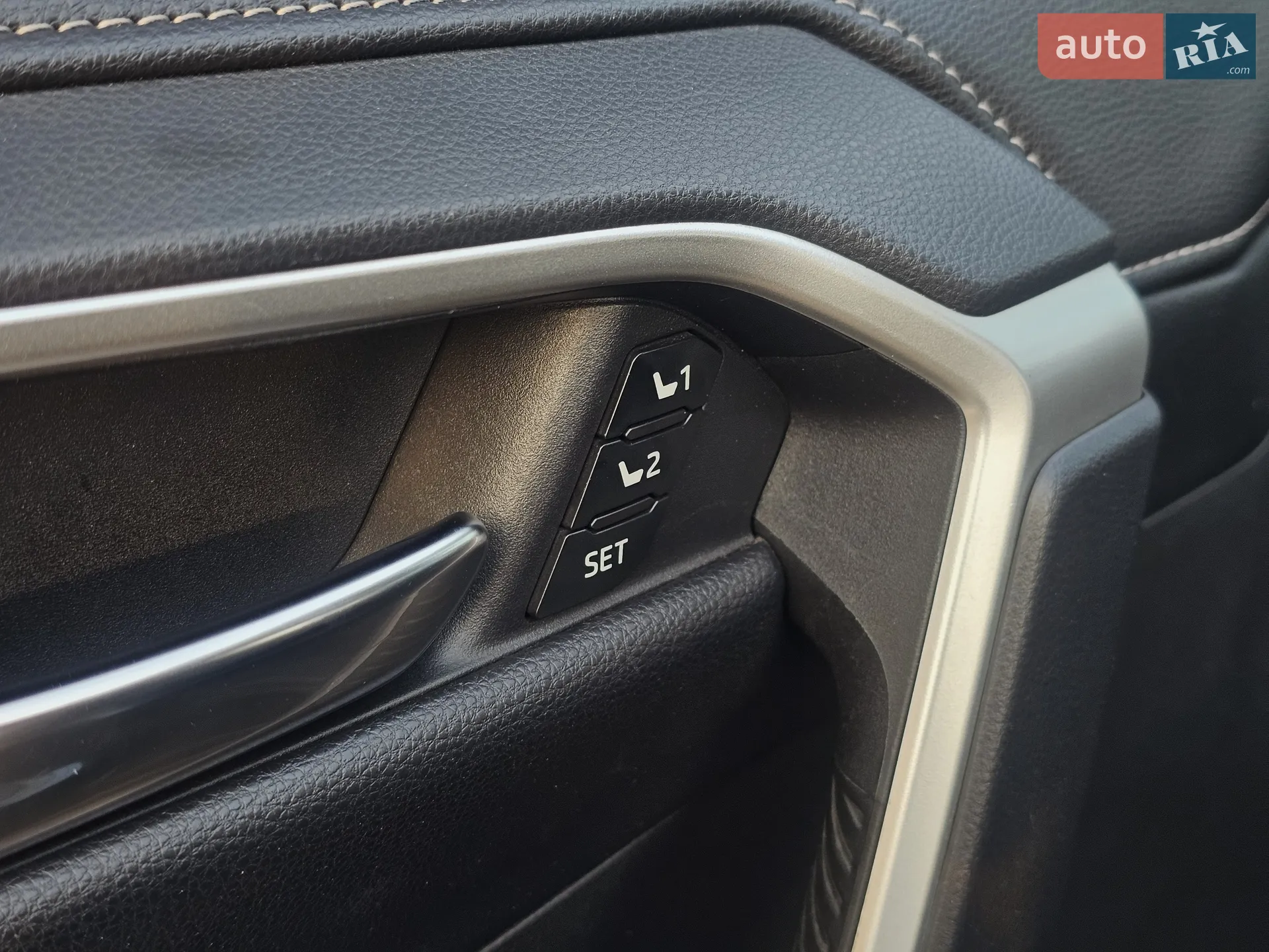 2019 Toyota RAV 4 - мініатюра 23