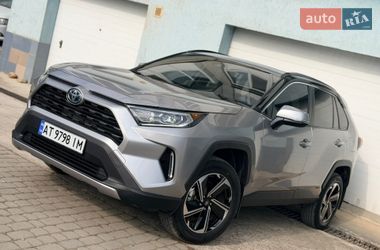 Позашляховик / Кросовер Toyota RAV4 2020 в Івано-Франківську
