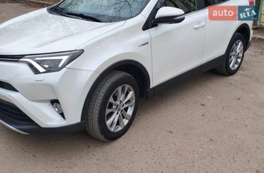 Внедорожник / Кроссовер Toyota RAV4 2018 в Львове