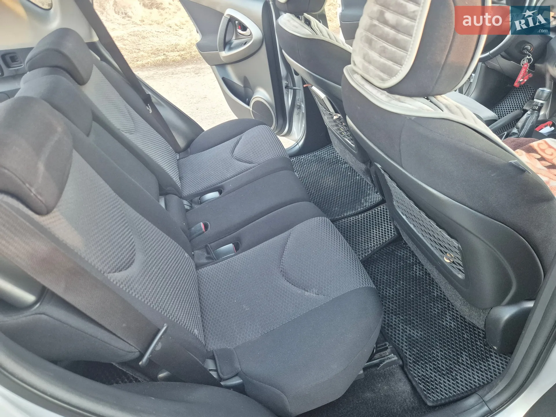 2010 Toyota RAV 4 - мініатюра 14